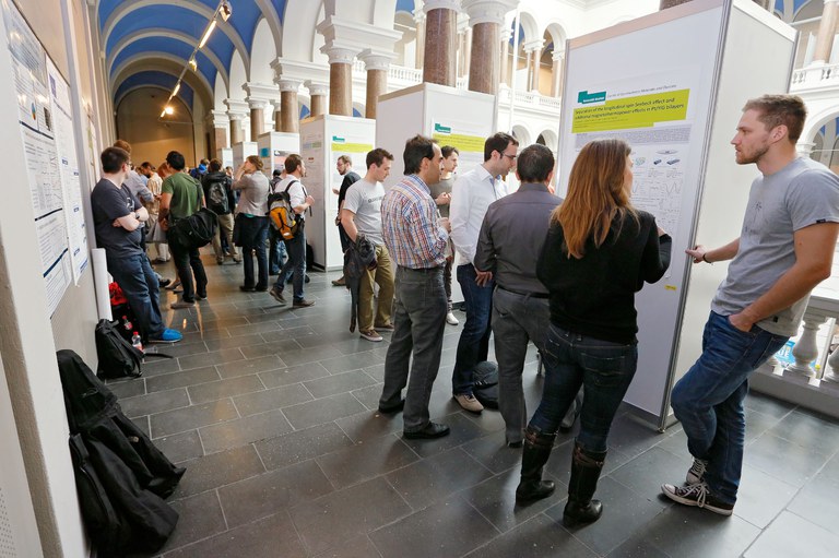 Postersitzung auf der DPG Jahrestagung 2015 in Berlin // Poster Session at the Annual Conference of the DPG 2015 in Berlin (© DPG / Röhl)